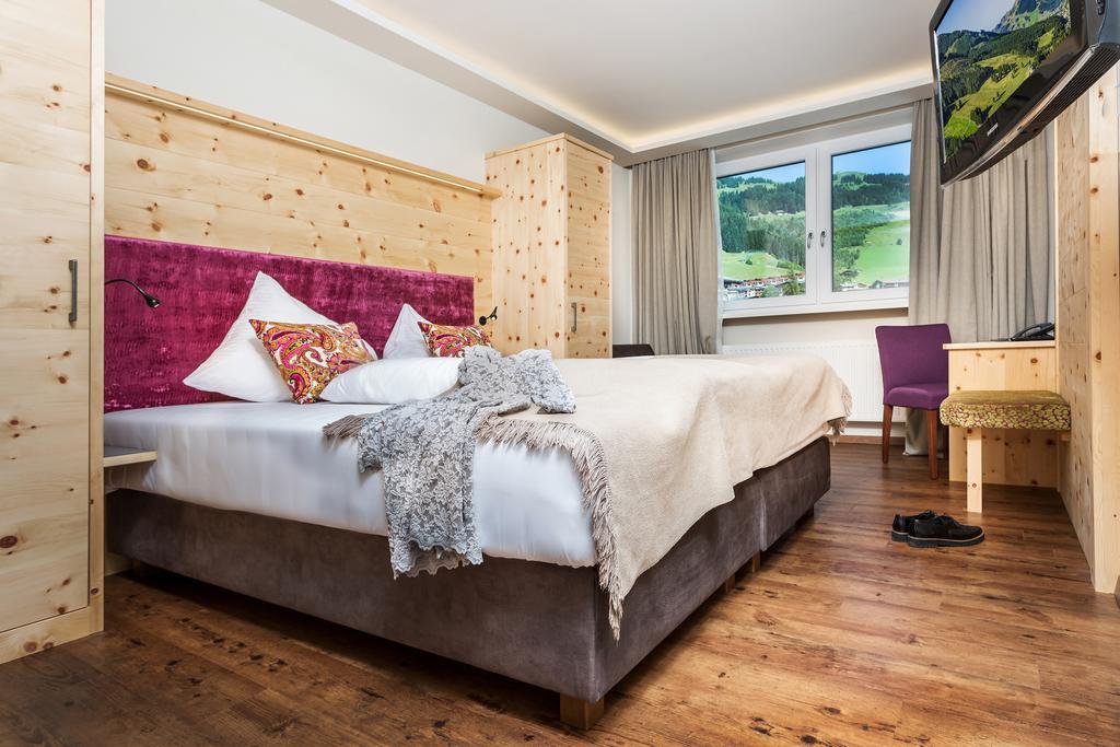 Hotel Talblick Saalbach-Hinterglemm Habitación foto