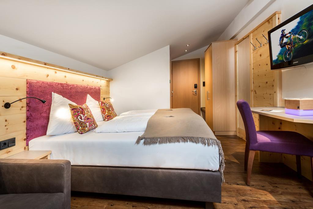 Hotel Talblick Saalbach-Hinterglemm Habitación foto