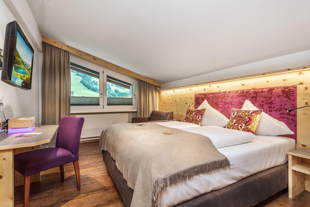 Hotel Talblick Saalbach-Hinterglemm Habitación foto