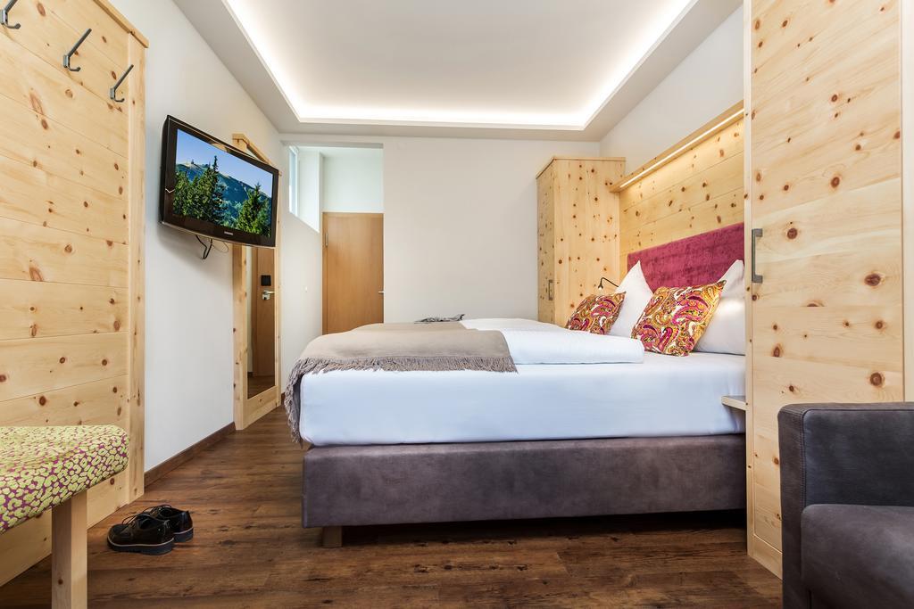 Hotel Talblick Saalbach-Hinterglemm Habitación foto
